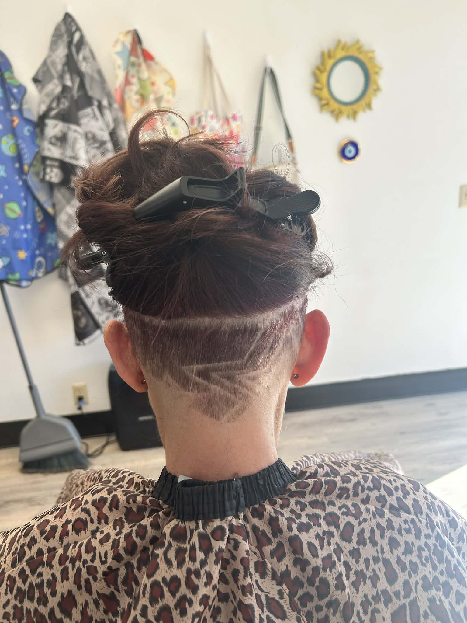 Design haircut detail.